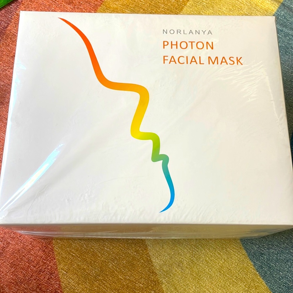 Norlanya Photon Facial Mask - brand new in package unopened!